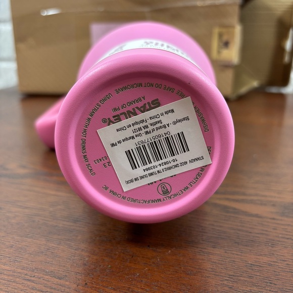 Stanley Pink Hello Kitty Tumbler 40oz New In Box - Picture 6 of 7